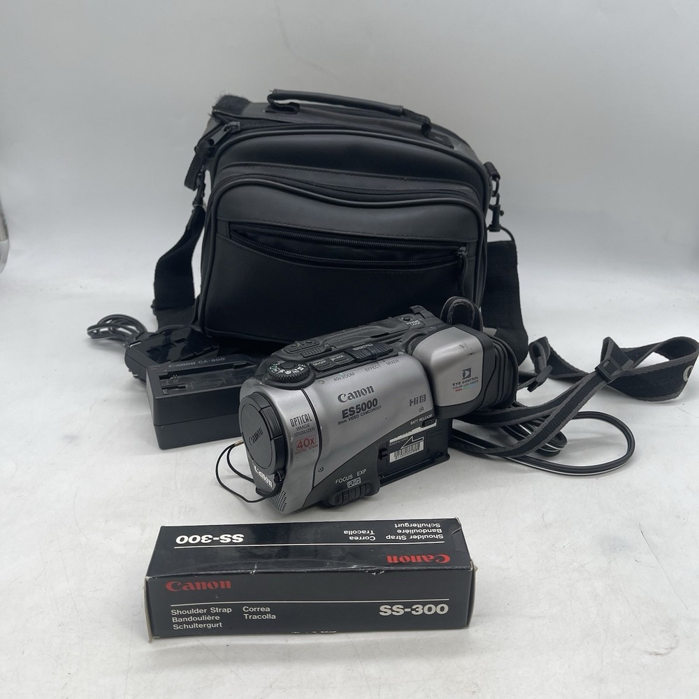 Canon ES5000A Hi8 8mm Handheld Camcorder With Bag And Charger Untested